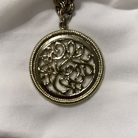Lisner 1960s Vintage Gold Tone Chunky Chain Monogram Medallion Pendant Necklace - Picture 5 of 9